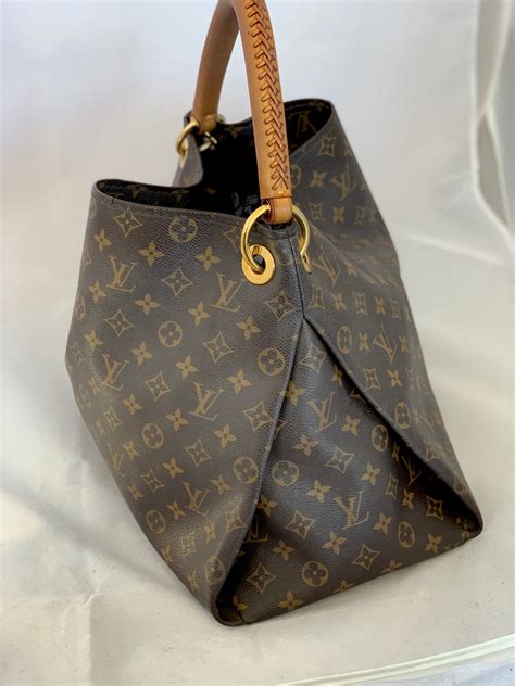 louis vuitton artsy discontinued